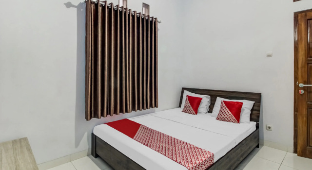 Люкс OYO 91243 Bina Syariah Guest House