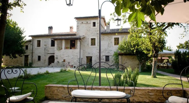Locanda Rovicciano, Book Hotel Castel Ritaldi Umbria