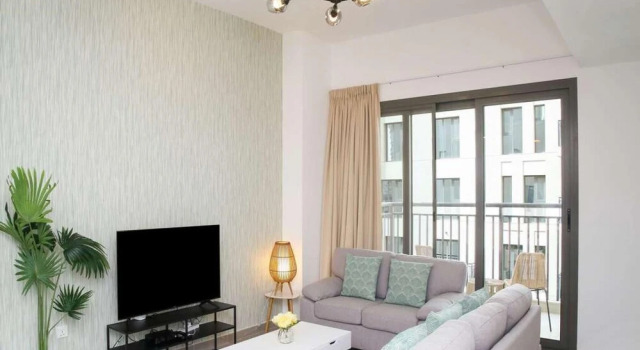 Fancy 2BR Apt Town Square