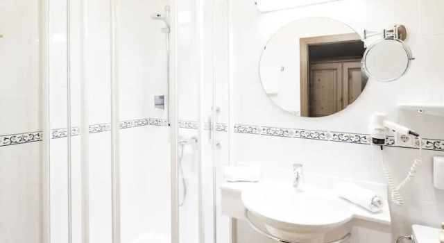 Двухместный номер Standard с балконом и с видом на горы Garni Haus Sonnleitn