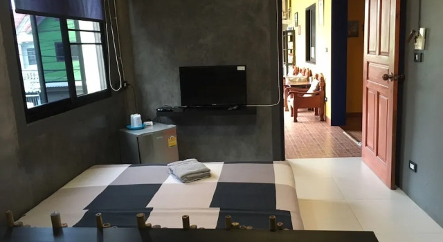 At Home Hostel - Adults Only