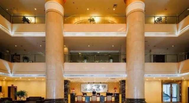 Great Wall Hotel, Забронировать Отель Отели Чунцин с парковкой, рядом с Станция метро Daping, Парковка
