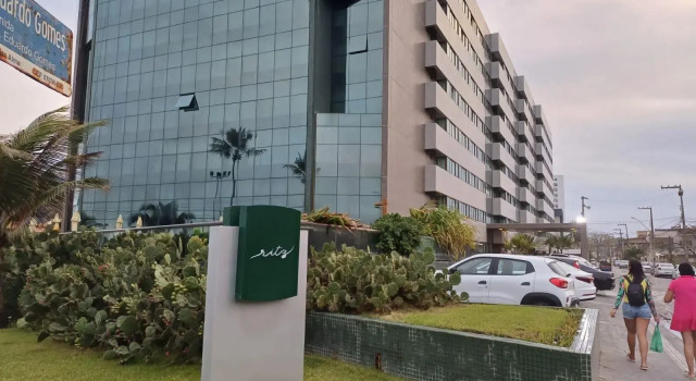 Ritz Suites Hotel, Забронировать Отель Отели в центре Крус-даз-Алмас с завтраком, отели в центре Крус-даз-Алмас с завтраком