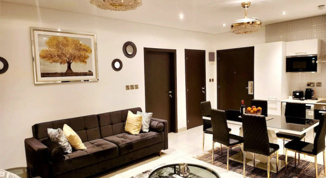 Chafford Suite-Douglas Luxury Apartments, Prenota Appartamento Adenta Tema