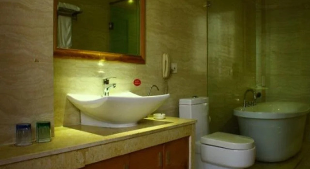 Holiday Hotel Yiwu