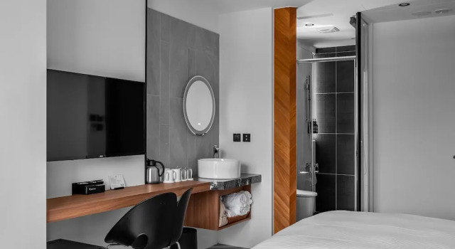 Четырёхместный номер Superior с балконом Black Horn B&B