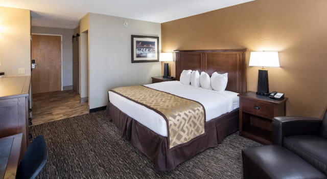 Двухместный номер Standard с балконом Best Western Ramkota Hotel