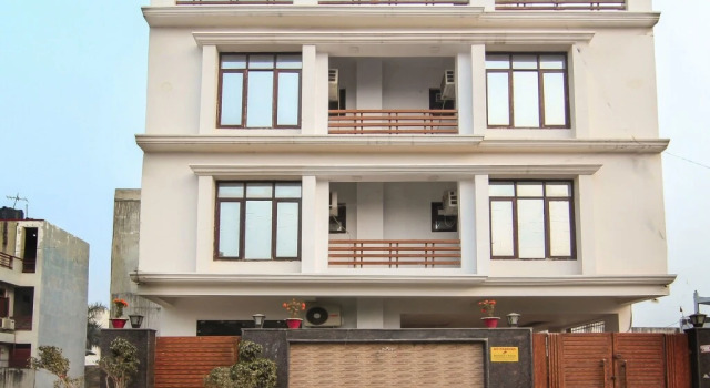 Hotel Madhuri Palace by OYO Rooms
