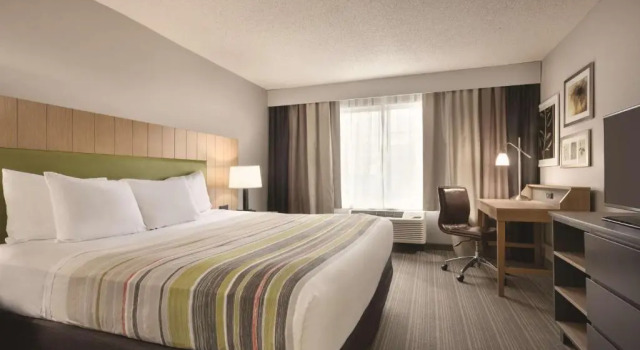 Номер Standard Country Inn & Suites by Radisson, Merrillville, IN