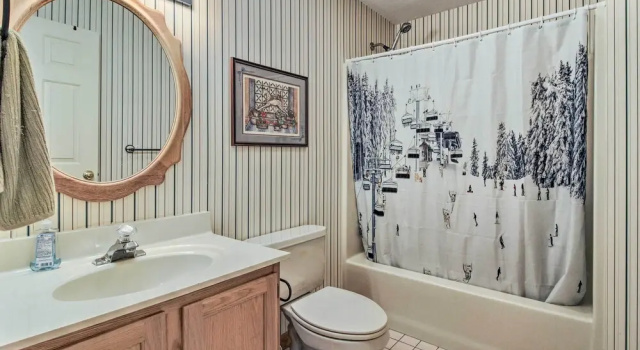 Апартаменты с 4 комнатами Timber Creek Townhome w/ 2 Decks & Mtn Views!