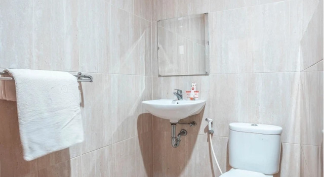 Standard Suite Super OYO 686 Bunga Karang Hotel