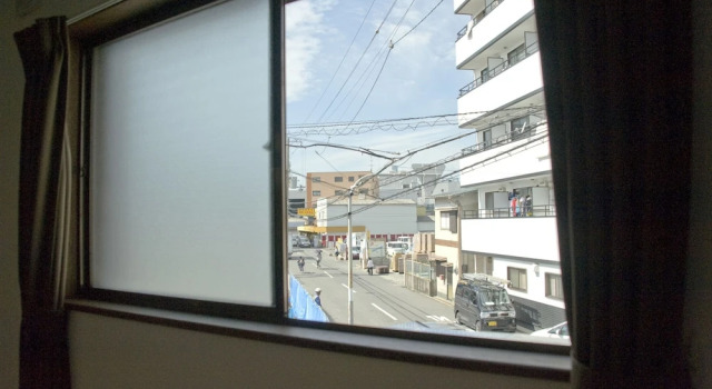 Кровать в общем номере с балконом Umbrella House Osaka - Hostel