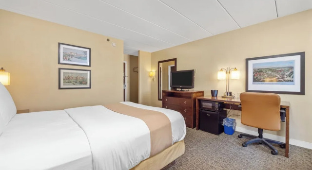Одноместный номер Standard Drury Inn & Suites St. Louis Forest Park