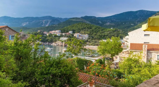 Апартаменты Stone Beach Apartments