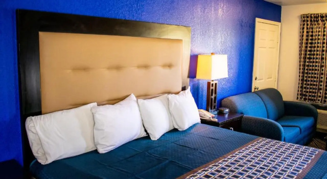 Номер Standard Blue Jay Inn & Suites