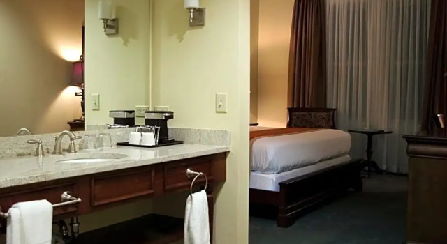 Номер Deluxe The Priory Hotel