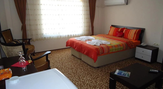 La Fontaine Guzelyali Hotel, Varaa Hotelli Hotellit Marmara-alue pysäköinnillä, Pysäköinti