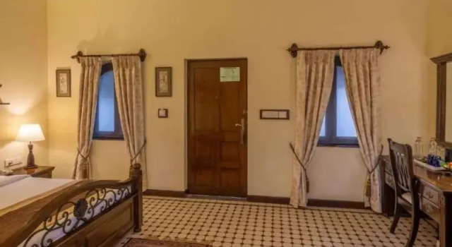 Двухместный полулюкс с балконом Mercure Goa Devaaya Resort