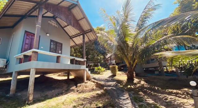 Бунгало Standard Phupha Bungalow Haad Rin