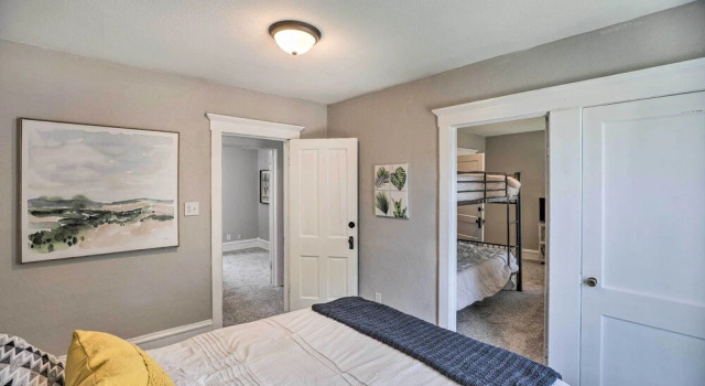 Sioux Falls Abode w/ Fire Pit - 1 Mi to Dtwn!
