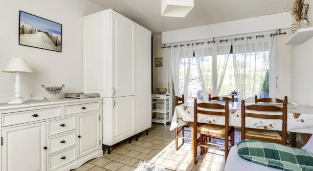 Maison T2 cabine à Biscarrosse Plage, proche des commerces et de la mer - FR-1-521-90, Забронировать Отель Бискарросс Côte landaise, рядом с Пляж г. Бискаррос