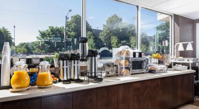 Номер Standard Carlton Inn Midway