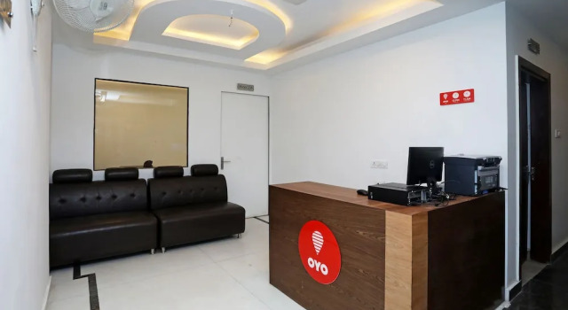 OYO 11666 Hotel Prakash Inn