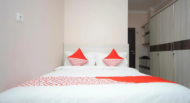 Номер Standard Super OYO 270 Madinah Residence Syariah