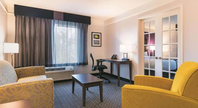 Двухместный люкс c 1 комнатой La Quinta by Wyndham Atlanta Conyers