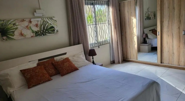 luxury cheerful 4 bedrooms villa in Calodyne, Book Villa Calodyne Mauritius North Coast