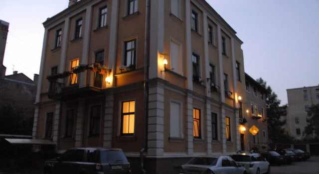Knights Court