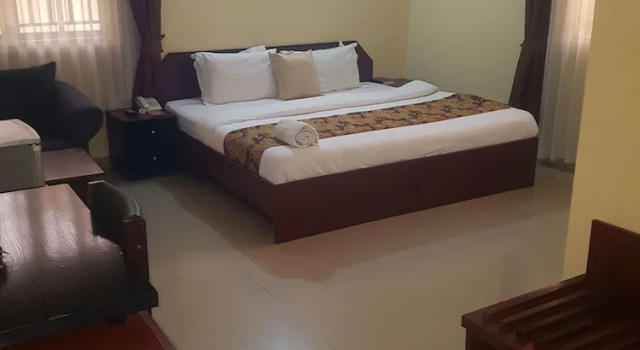 Номер Standard с балконом Zeina Suites Abuja