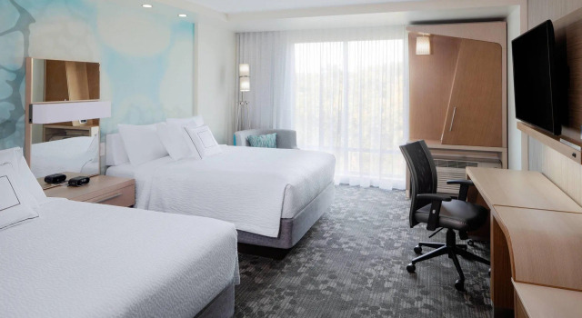 Четырёхместный номер Standard Courtyard by Marriott Albany Troy/Waterfront