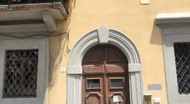 Renovated apartment with 3 bedrooms in an historic palazzo between port and old town