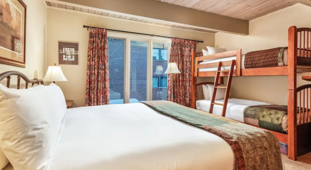 Chateau Chaumont by Snowmass Vacations, Забронировать Апарт-отель Апарт-отели Аспен, рядом с Фонтан "Милл-Стрит", Апарт-отель