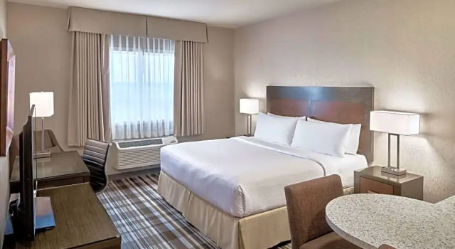 Люкс Fairfield Inn & Suites by Marriott Airdrie
