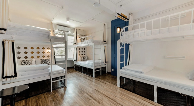 The Quarter Bangkok Poshtel & Coworking - Hostel, Забронировать Хостел Патумван Бангкок, рядом с Royal Thai Police Headquarters