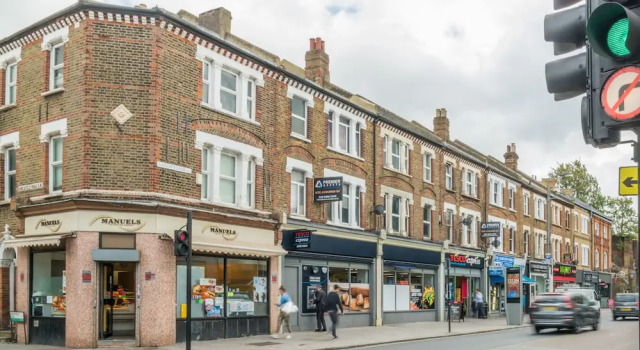 Sensational Wandsworth Home by King George's Park