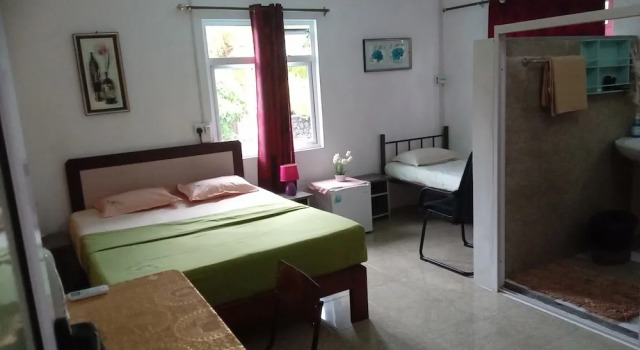 Семейный номер Standard с видом на сад Chez Ronald Guest House