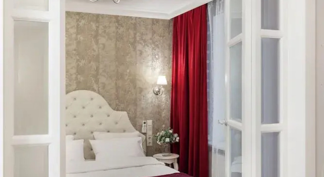 Апартаменты Deluxe с балконом и с видом на город Designer Apartments near Dana Mall