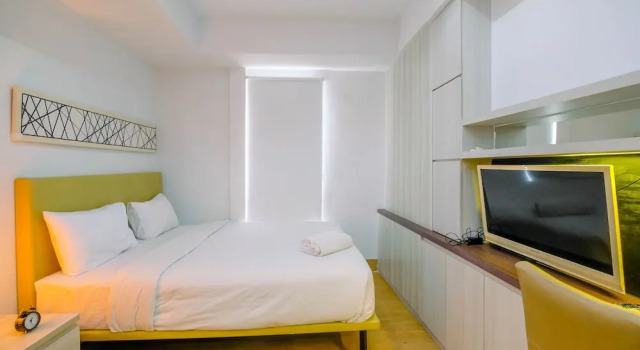 Camera Standard Modern Style Studio Apartment at Azalea Suites with City View