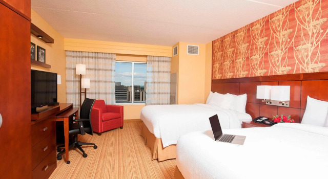 Четырёхместный номер Standard Courtyard Peoria Downtown