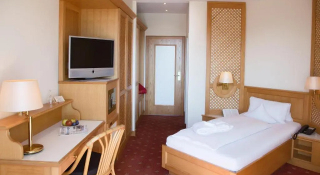 Thermenhotel Quellenhof, Varaa Hotelli Hotellit Baijeri pysäköinnillä, Pysäköinti