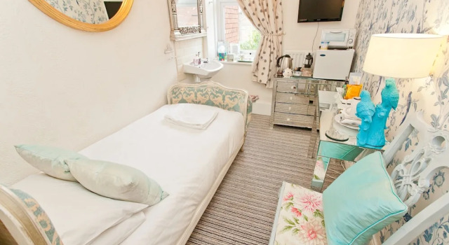 Номер Economy The Rosebery Boutique Hotel