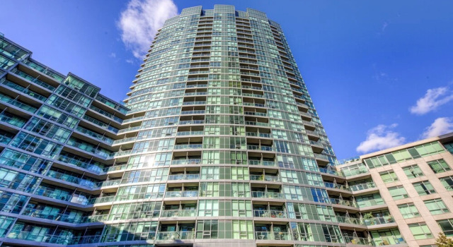 Newly Decorated Condo Great View Parking, Varaa Hotelli Toronto 