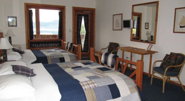 Arbutus Cove Guesthouse, Забронировать Гостевой дом Сук South Vancouver Island