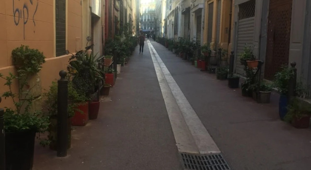 Loft Saint Charles Marseille, Забронировать Отель Отели Марселя с парковкой, рядом с Национальный театр Марселя Ла Крие, Парковка