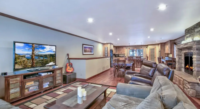 Paradise Retreat 3688P - 3 Br townhouse by RedAwning, Prenota Hotel South Lake Tahoe South Lake Tahoe Area