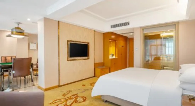 Люкс Deluxe Vienna Hotel (Guangzhou Yue He Fang Xialiang Metro Station Store)