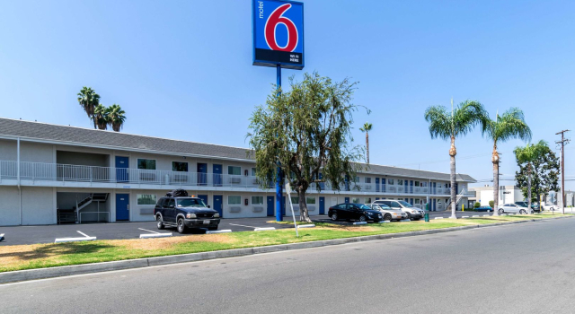 Motel 6 Anaheim, CA - Fullerton East